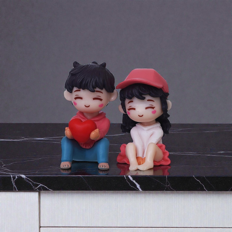 VHD Love Couple Resin Showpiece HT131  - 5.5 cm(Multicolor)
