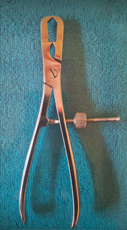 OI MEDCARE Orthopedics bone and plate holding 8” used to plate 3.5mm & 4.5mm Surgical Plier(Stainless Steel)
