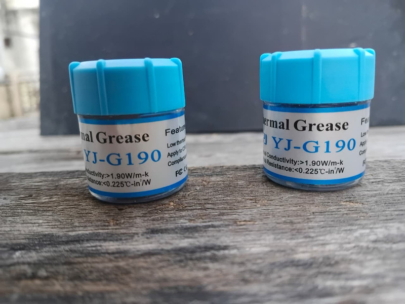 Arctic Carbon Based Thermal Paste(4 g 11 W/mK)