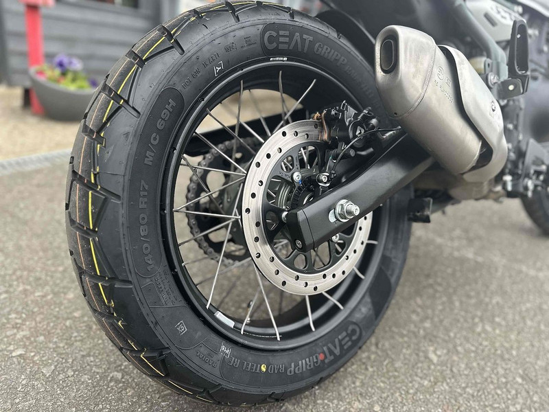 CEAT 140/80-R17 GRIPP RAD STEEL RE TUBE TYPE 140/80-R17 GRIPP RAD STEEL HIMALAYAN 450 Rear Two Wheeler Tyre(Street, Offroad Knobbies, Dual Sport, Tube)
