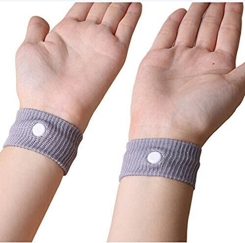 MBVTREADS Anti-Nausea Acupressure Wristband Motion Sea Air & Travel Sickness,Vomiting Belt Vomit Bag(1 L Multicolor)