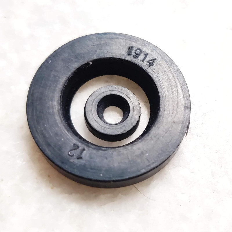 MJAuto 2T Oil Pump Oil Seal for Yamaha RX 100/RXG135/RX135 Replacement Part Vehicle Camshaft Seal
