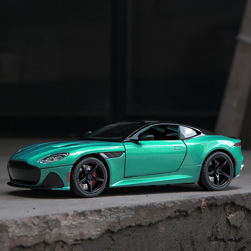 COELON 1:24 Die Cast Metal Scale Model Car Sound Light Pullback(Green, Pack of: 1)