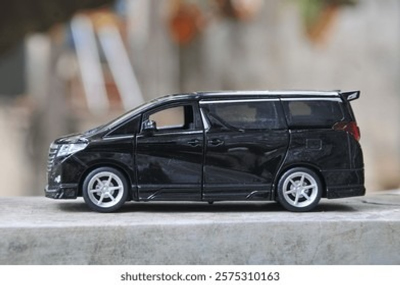 Toya Heavy Metal Alloy 1:32 Car (Toyta/VELFIRE) openable Doors/Bonnet, Light/Sound.(Black, Pack of: 1)