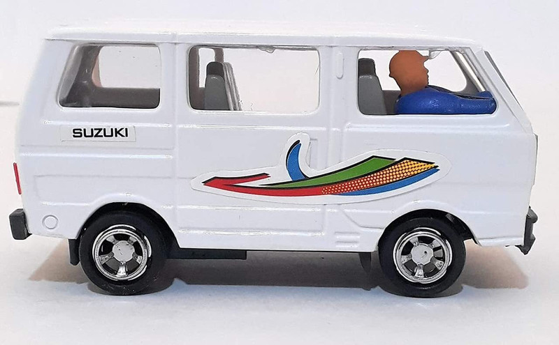 SHRISHA CREATION Pull Back Omni Maruti Van | Single Door Opening | Miniature Scaled Models(Multicolor)
