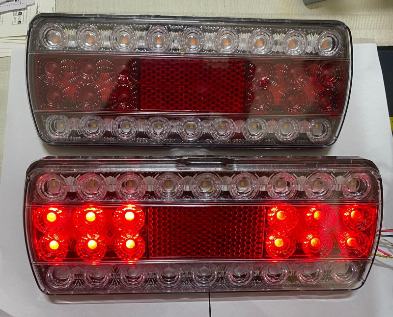 Auto MT 2PCS Universal Truck Super Bright LED Tail Light 12VEicher Break light Car Flywheel