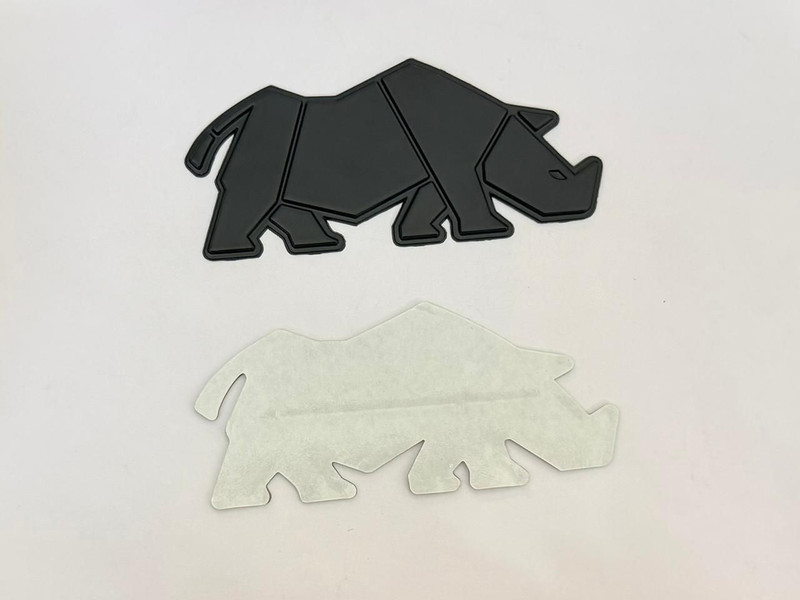 Auto MT 3D (Black Rhinoceros) Car Badge (9.8cmX4.5cm) Metal Sticker For Decoration Car Flywheel