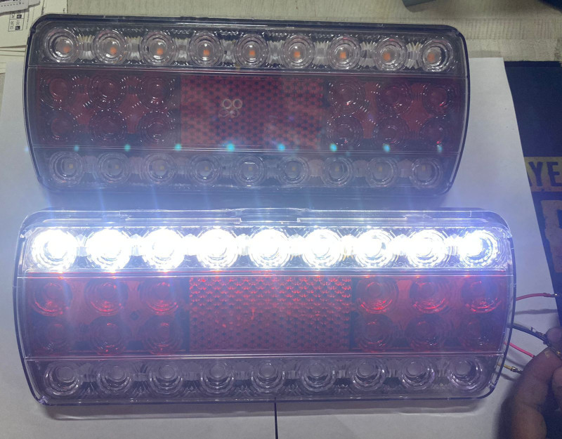 Auto MT 1PAIR Universal Truck Super Bright LED Tail Light 12VEicher Break light Spring Leaf(Truck)