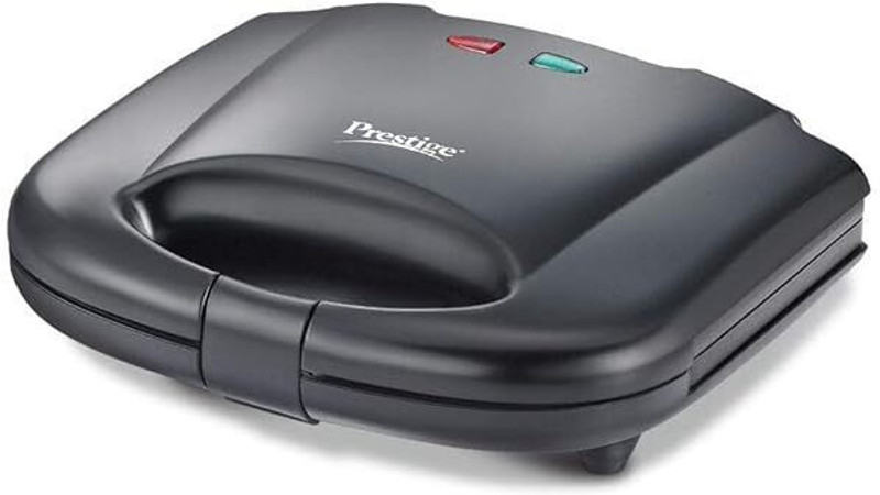 Prestige Favourite | Premium | PWM 01 Black | Superb 800 Watts Waffle Maker
