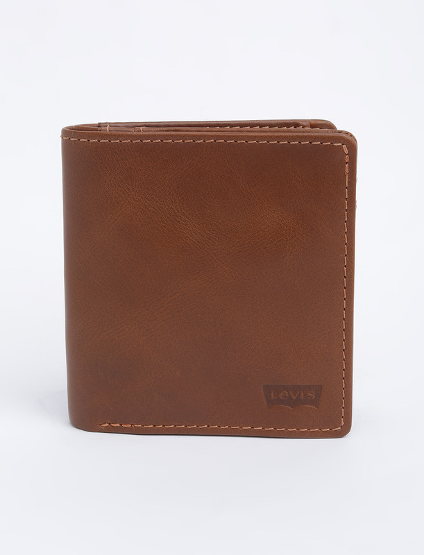 LEVI'S Men Casual Brown Genuine Leather Wallet(1 Card Slot)
