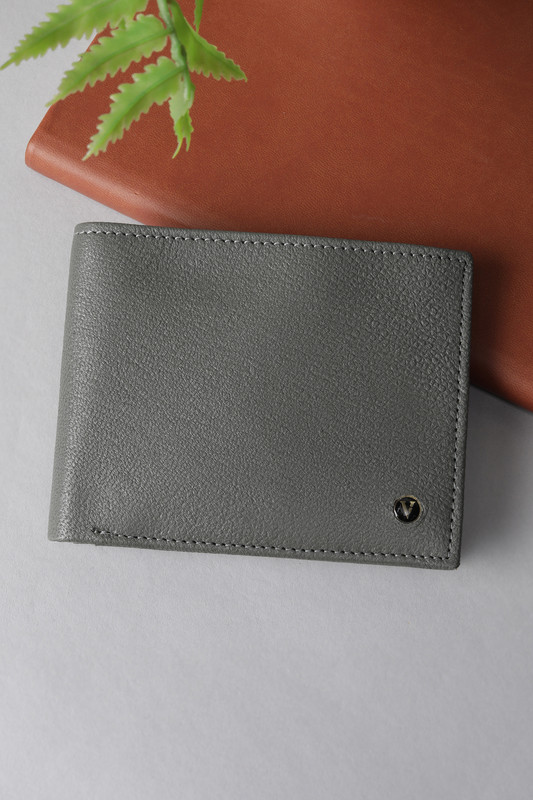 VAN HEUSEN Men Tan Genuine Leather Wallet(6 Card Slots)