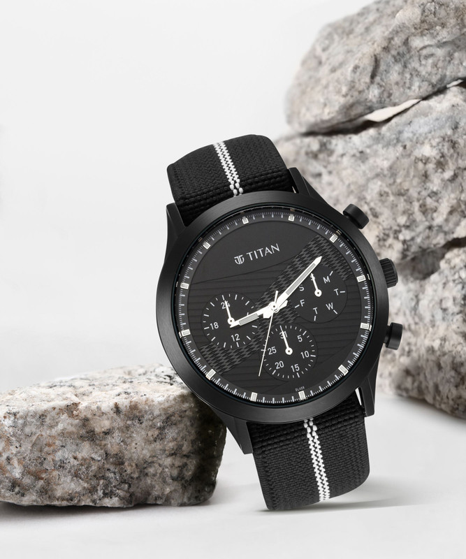 Titan 90129QP03 Athleisure II Analog Watch - For Men