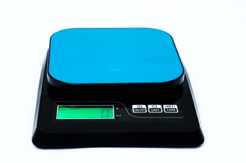 Skeisy SF-413 KITCHEN SCALE CAPACITY UP TO 10KG/1GM OPERATE BY BATTERY Weighing Scale(Black)