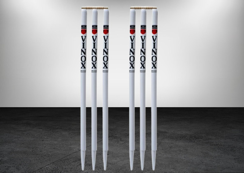 vinox 6 Wooden Stumps & 4 Bails CRICKET WOODEN STUMPS(White)