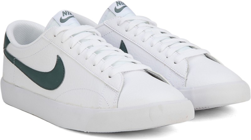 white classic nike shoes