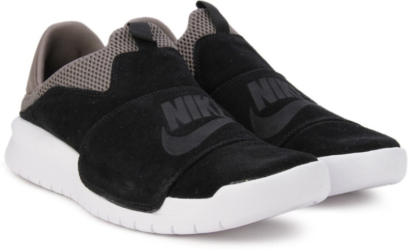 nike men's benassi slip sneaker