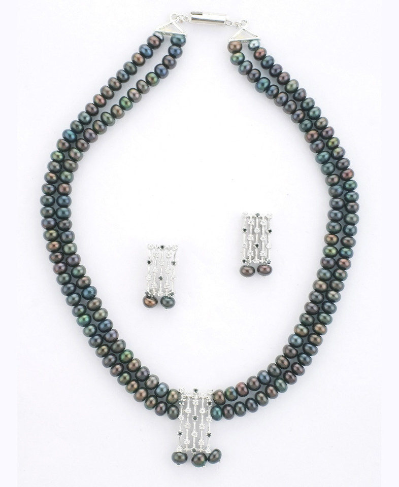 CHANDRANI PEARLS Metal Price in India 