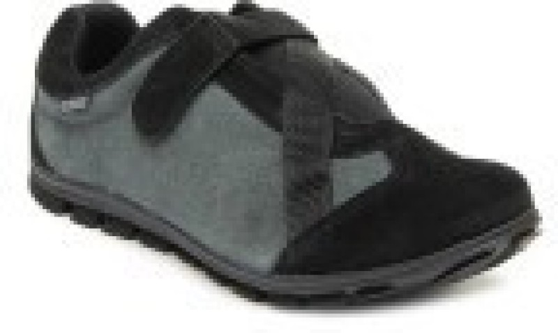 gliders shoes flipkart