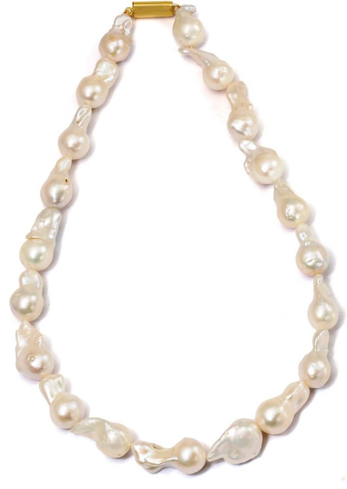KRISHNA PEARLS whitish natural baroque 