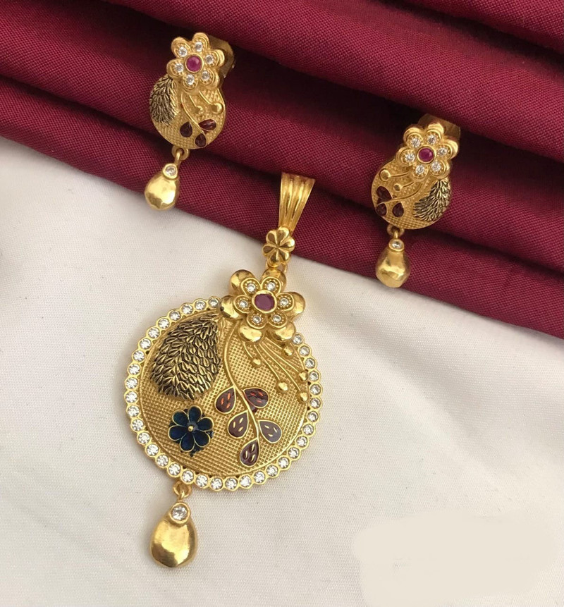 Gold-plated Diamond Alloy Pendant Set 