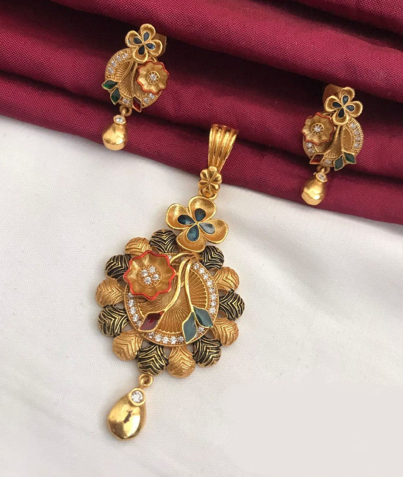 Gold-plated Diamond Alloy Pendant Set 