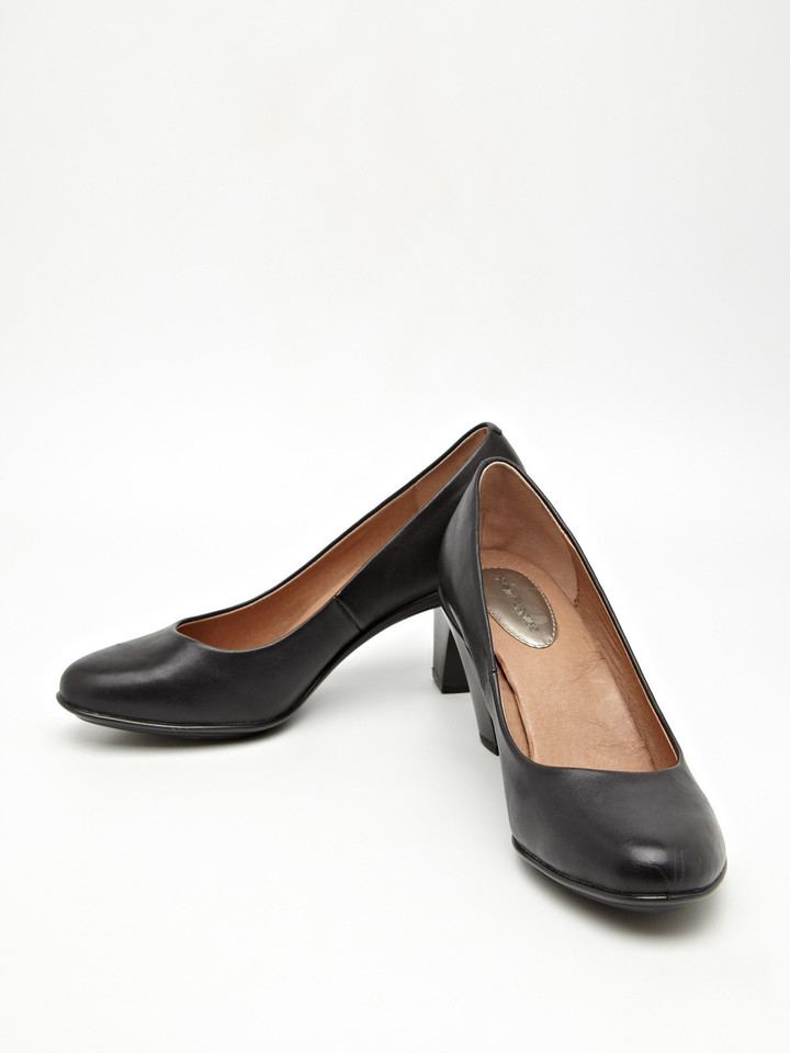 hush puppies black heels