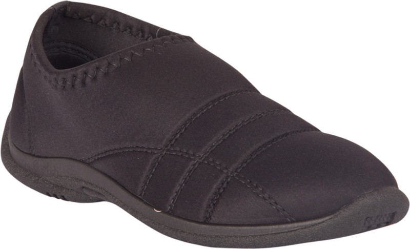 black casual shoes flipkart