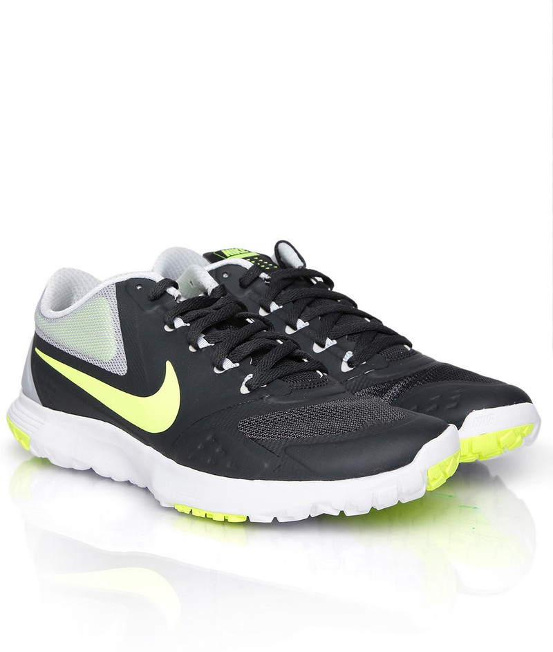 nike hiking tennis shoes