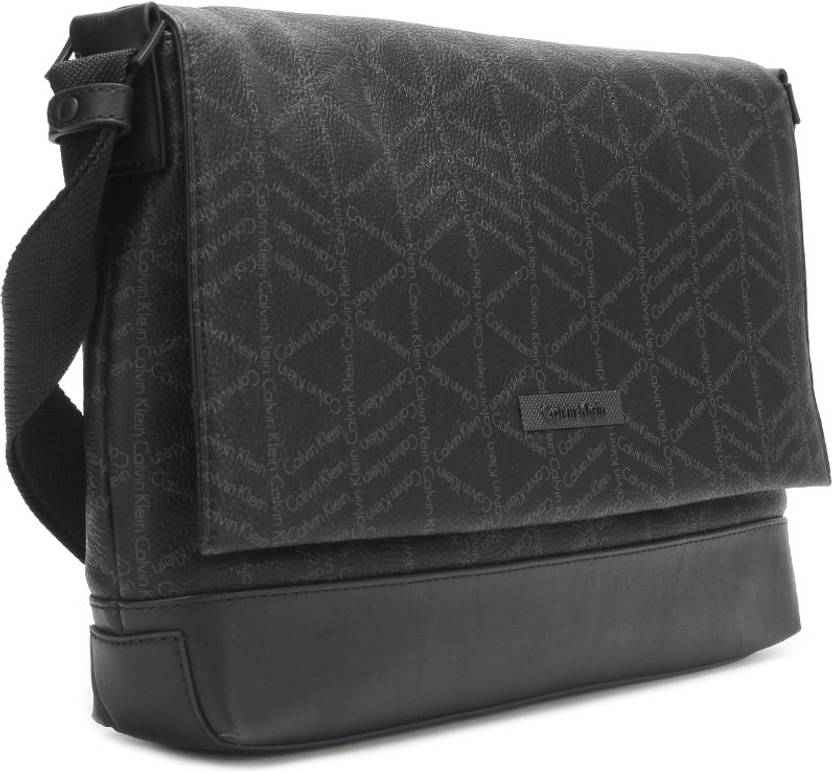 Krachtig scheuren Buurt Buy Calvin Klein Men Black Messenger Bag 1 Online @ Best Price in India |  Flipkart.com