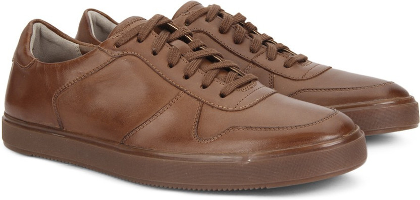 clarks men's leather sneakers