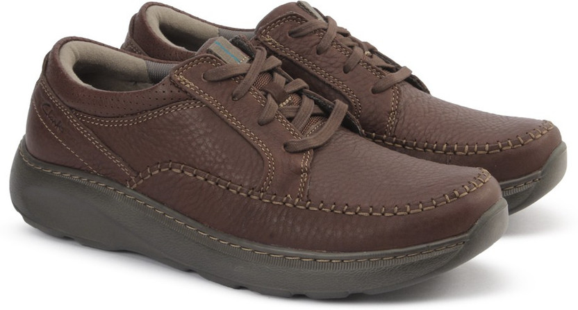brown clarks shoes