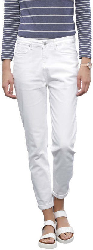 white boyfriend jeans