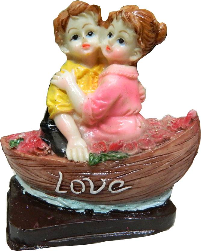 Touch India Valentine Romantic Love Couple Sitting On Boat Statue
