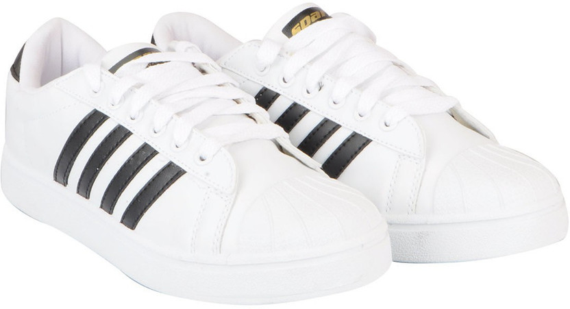 White sneakers sparx store