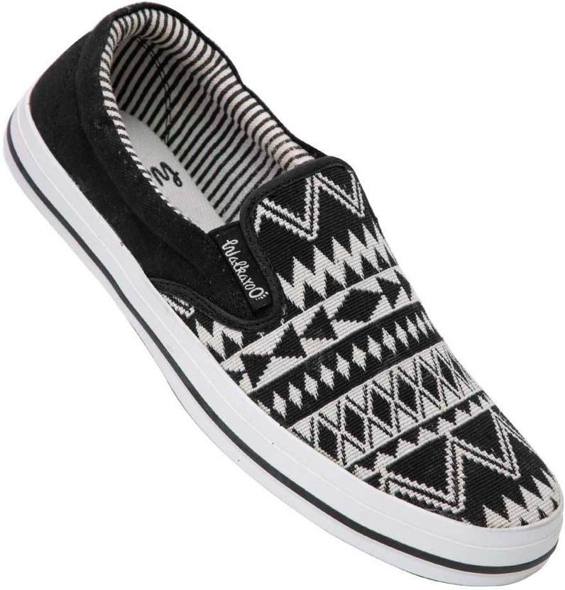 WALKAROO Canvas Shoes For Men - Buy