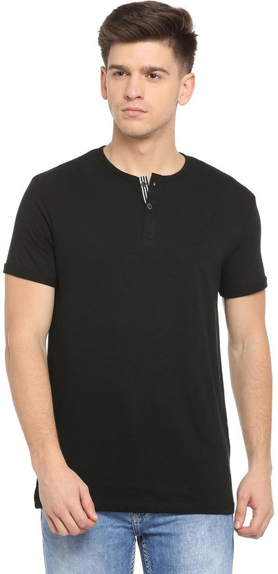 black t shirt without collar