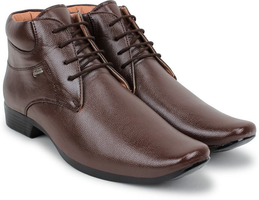 fOOTISTA Revention Boots For Men - Buy 