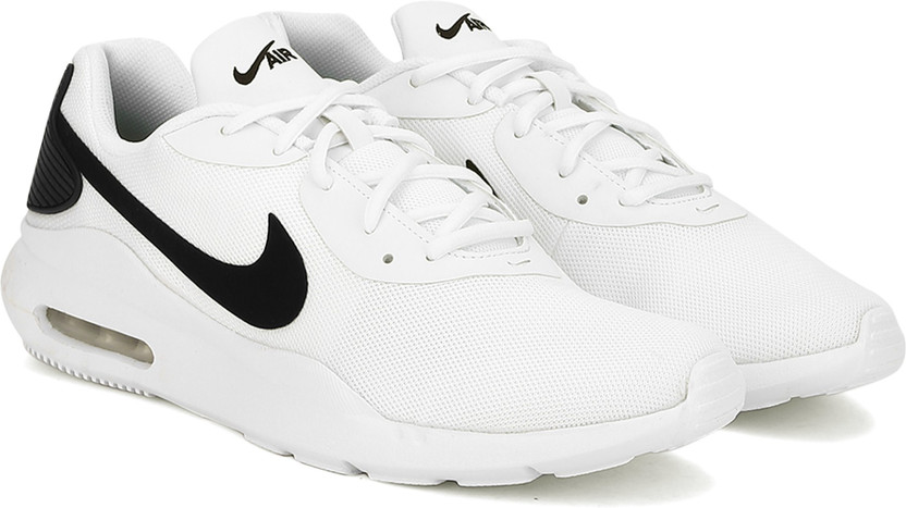 nike oketo black and white