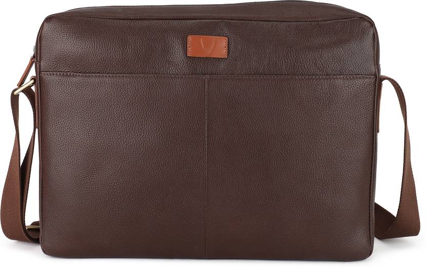 HIDESIGN 15.6 inch Expandable Laptop Messenger Bag Brown Price in