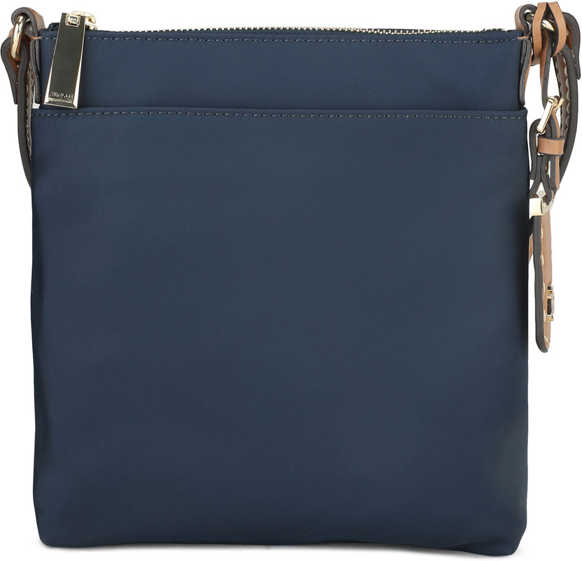 flipkart tommy hilfiger bags