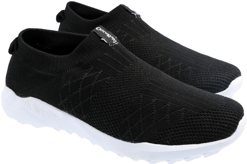 WALKAROO Running Shoes For Men - Buy 
