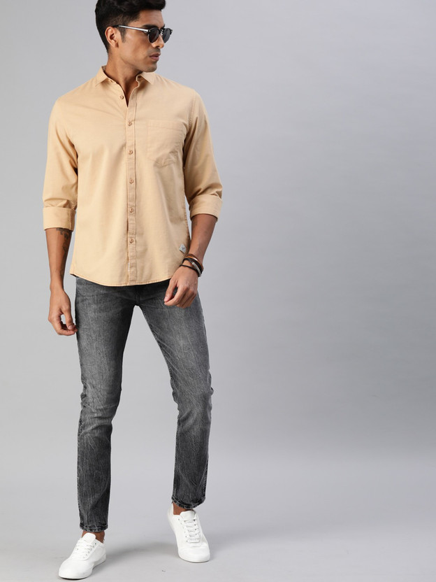 tan shirt mens outfit