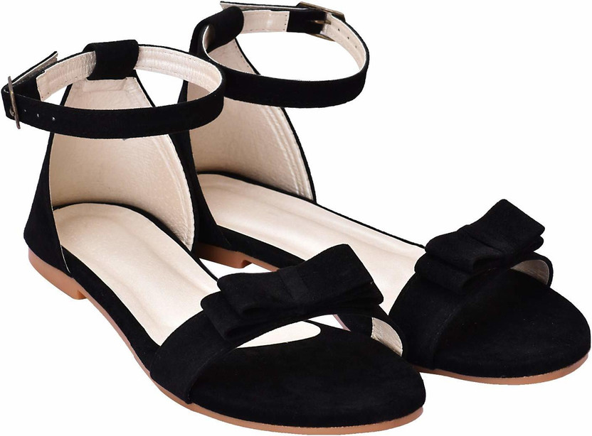 Black footwear for ladies