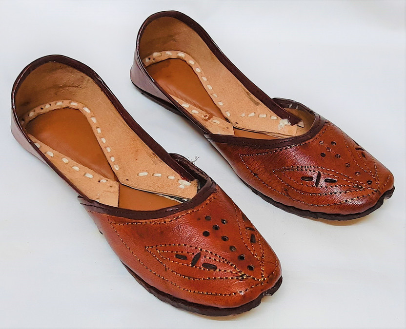 Buy MOJDI Jutis For Women Online 