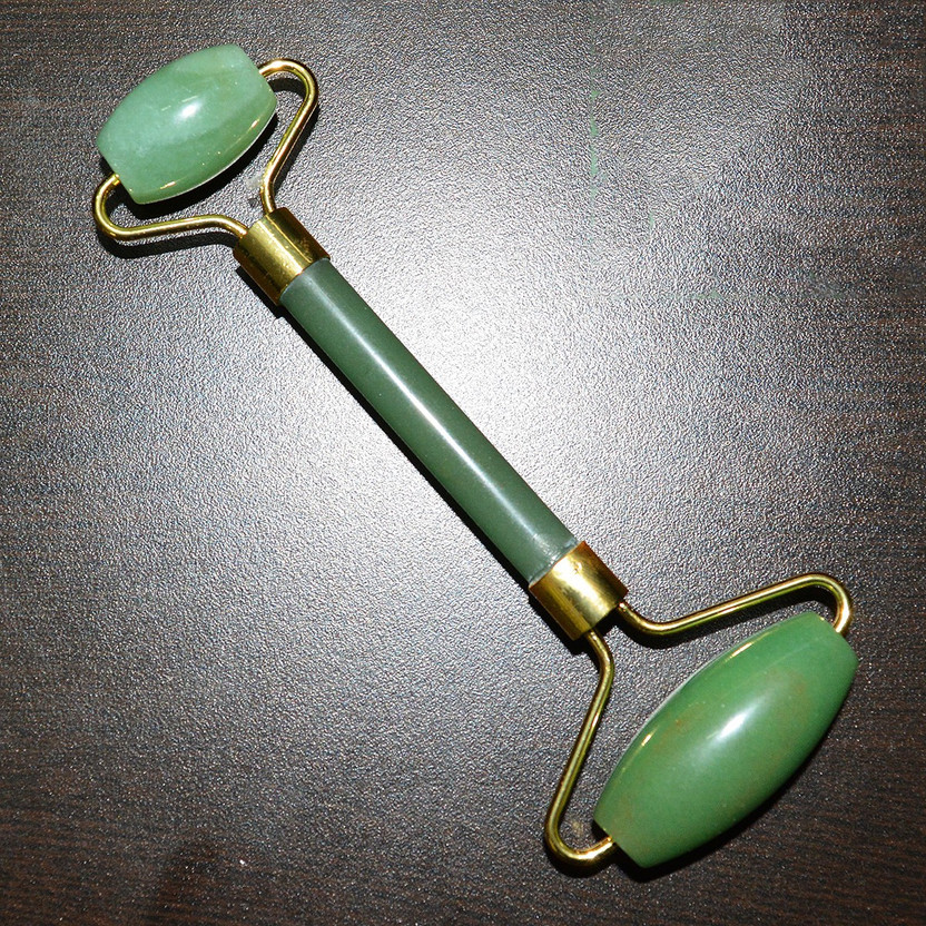 REIKI CRYSTAL PRODUCTS Green Jade Roller Natural Crystal Stone Massage Roller Double Green Jade Roller Facial Massage Wand Jade Healing Equipment For Skin Therapy SPA Treatment Massage and Relaxation for Body, Face, Neck Massager(Green, Gold)