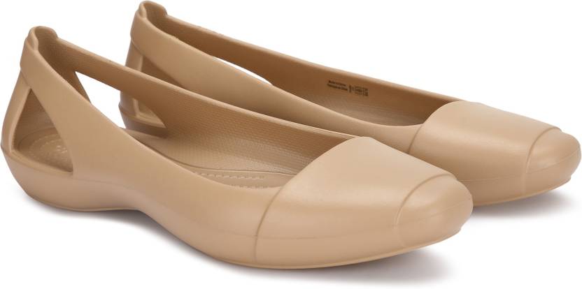 CROCS Sienna Flat W Bellies For Women - Buy CROCS Sienna Flat W Bellies For  Women Online at Best Price - Shop Online for Footwears in India |  