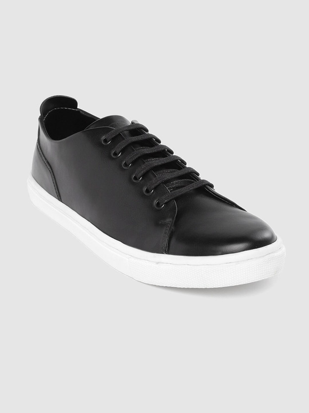 Roadster Men Black Solid Sneakers 