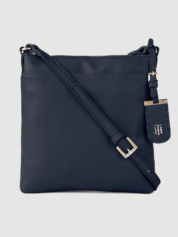 flipkart tommy hilfiger bags