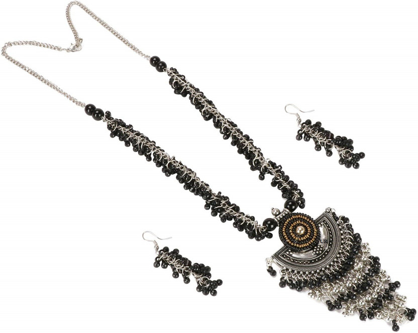 urbanela necklace
