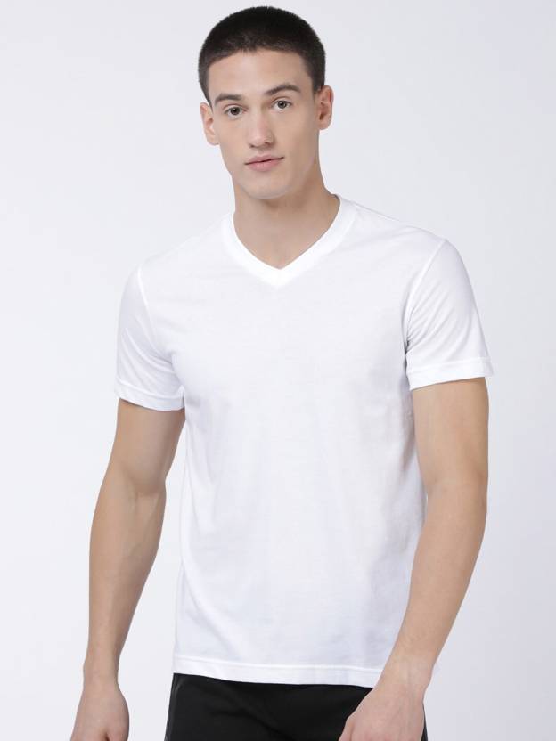 LEVI'S Solid Men V Neck White T-Shirt - Buy LEVI'S Solid Men V Neck White T- Shirt Online at Best Prices in India 